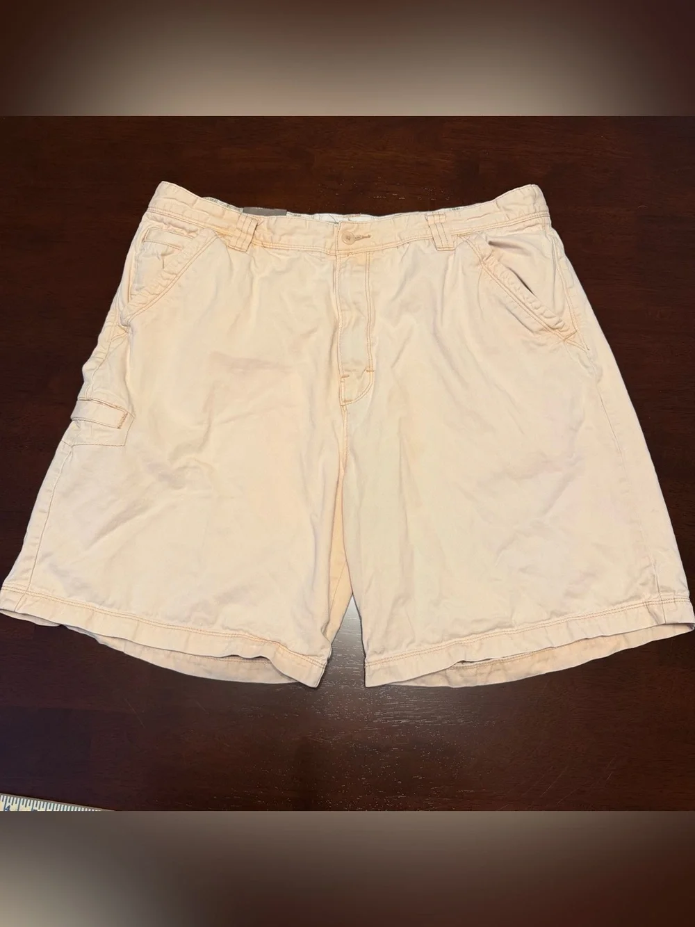 Quiksilver Men's Light Cream Cargo Shorts‎